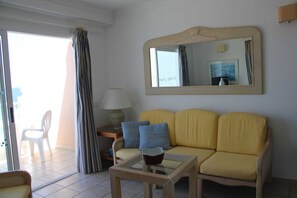 Unclassified image, 5 of 16, button