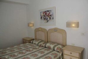 2 bedrooms, in-room safe, travel crib, bed sheets