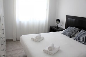 1 bedroom, iron/ironing board, free WiFi, bed sheets - Great location, 2 bd and terrace in Las Americas (Adeje)