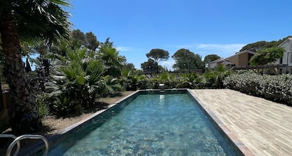 Appartement Dans Résidence Avec Piscine, à 300m de la Plage du Débarquement