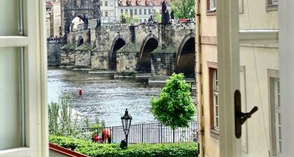 1st floor-VIEWS Ch-Bridge an Castle-Featured in Telegraph NP