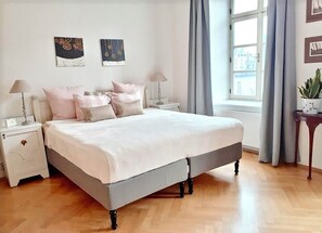 2 bedrooms, iron/ironing board, travel cot, free WiFi