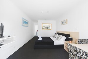 Room - Manly Oceanside (Sydney)