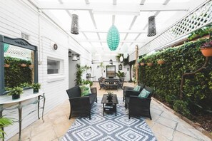 Outdoor dining - Manly Oceanside (Sydney)