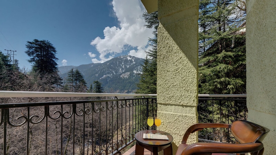 Regenta Place Green Leaf Manali- A Centrally Heated Resort