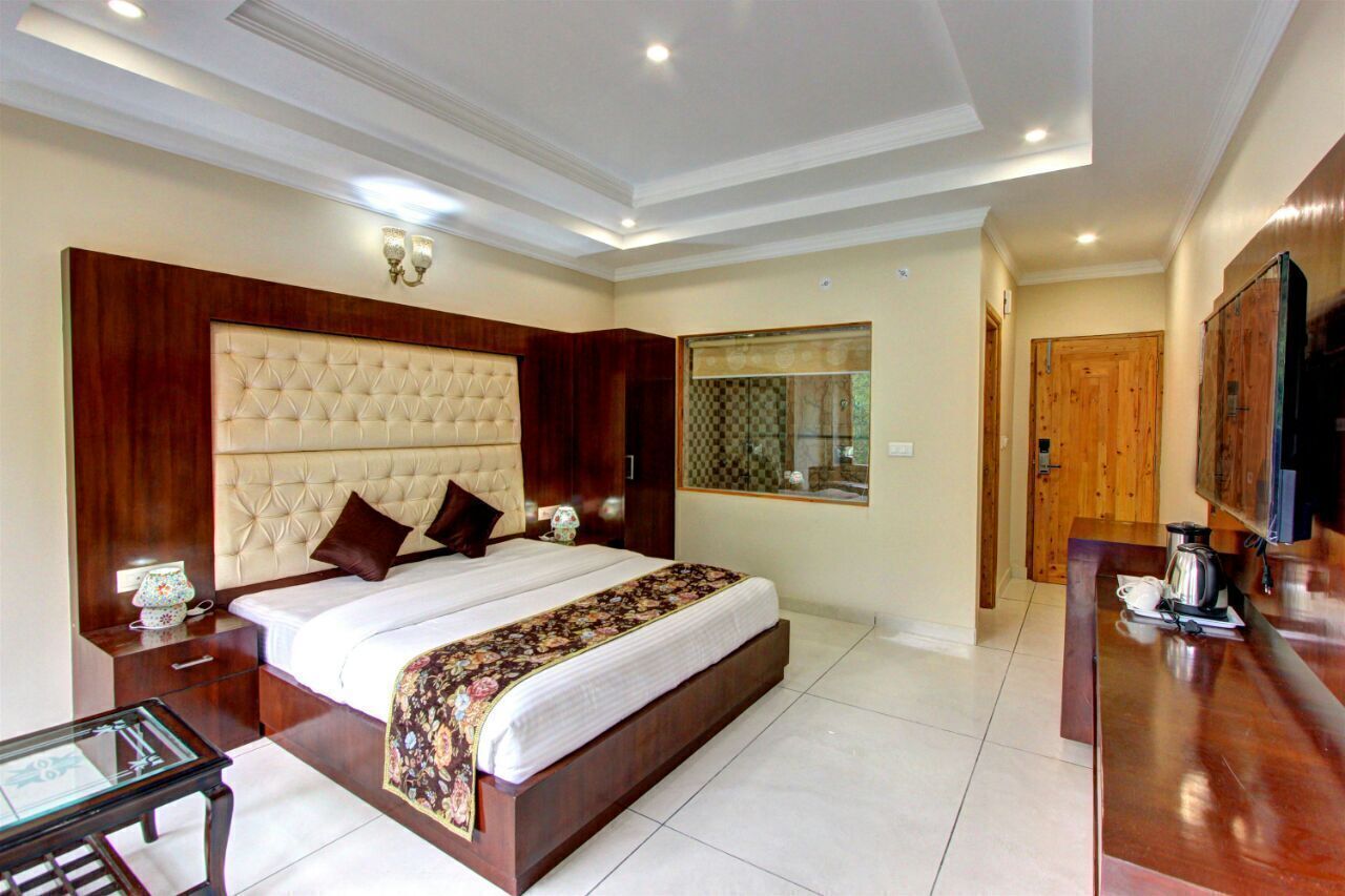 Premium bedding, minibar, desk, laptop workspace