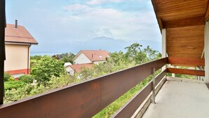Eenvoudig huis, Meerdere bedden | Balkon