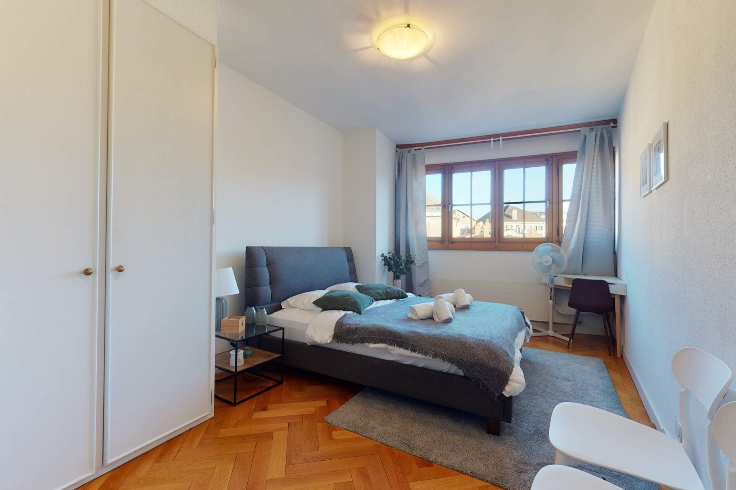 Basic Apartment, Multiple Beds | 2 bedrooms, laptop workspace, iron/ironing board, bed sheets