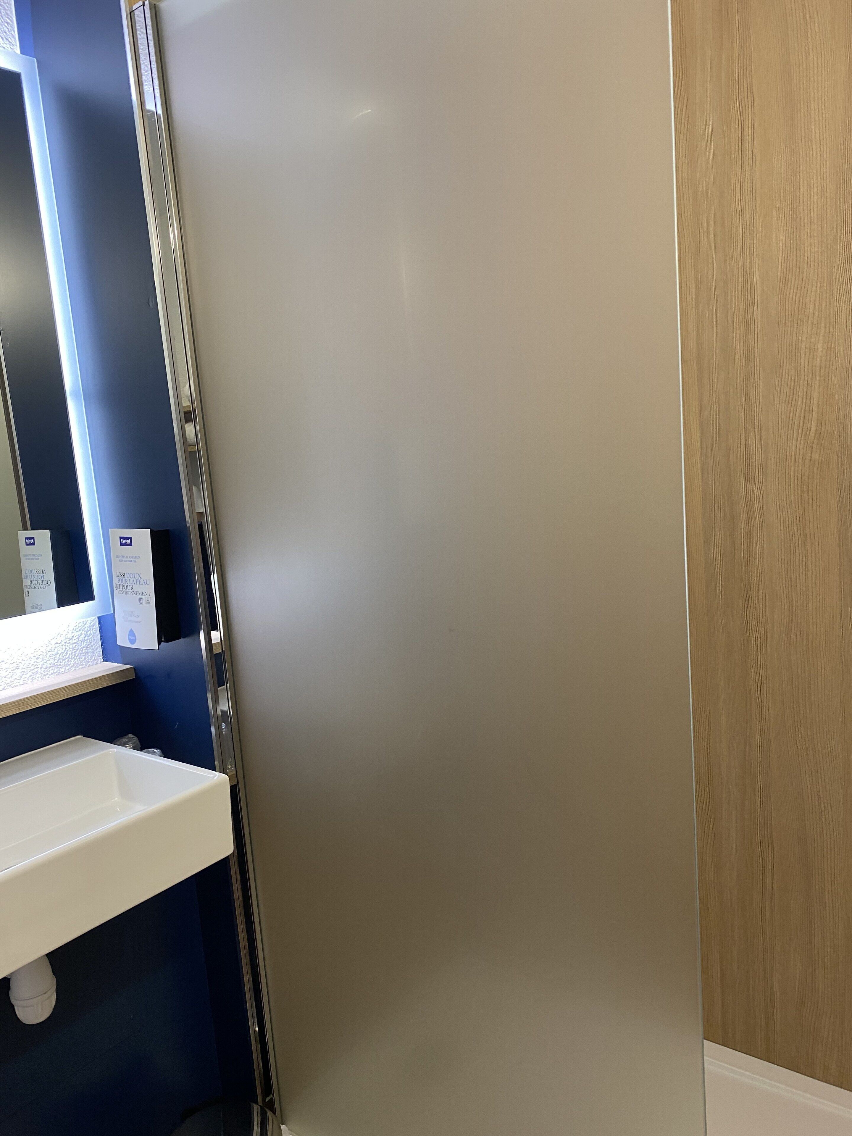 standard room, 1 double bed | bathroom | shower, eco-friendly toiletries, hair dryer