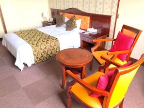 Basic Room, Non Smoking (201) | Desk, laptop workspace, free WiFi, bed sheets - Hotel Robinson INN Ryukyu Tabikan MW1 (Okinawa)