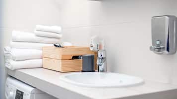 Dusche, Haartrockner, Bidet