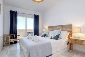 3 habitaciones, tabla de planchar con plancha, cuna de viaje y wifi 