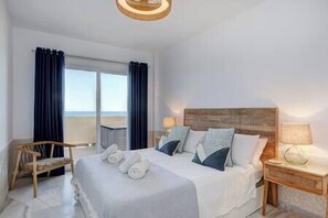 3 عدّة غرف نوم ومكواة/لوح كي وسرير سفر وواي فاي