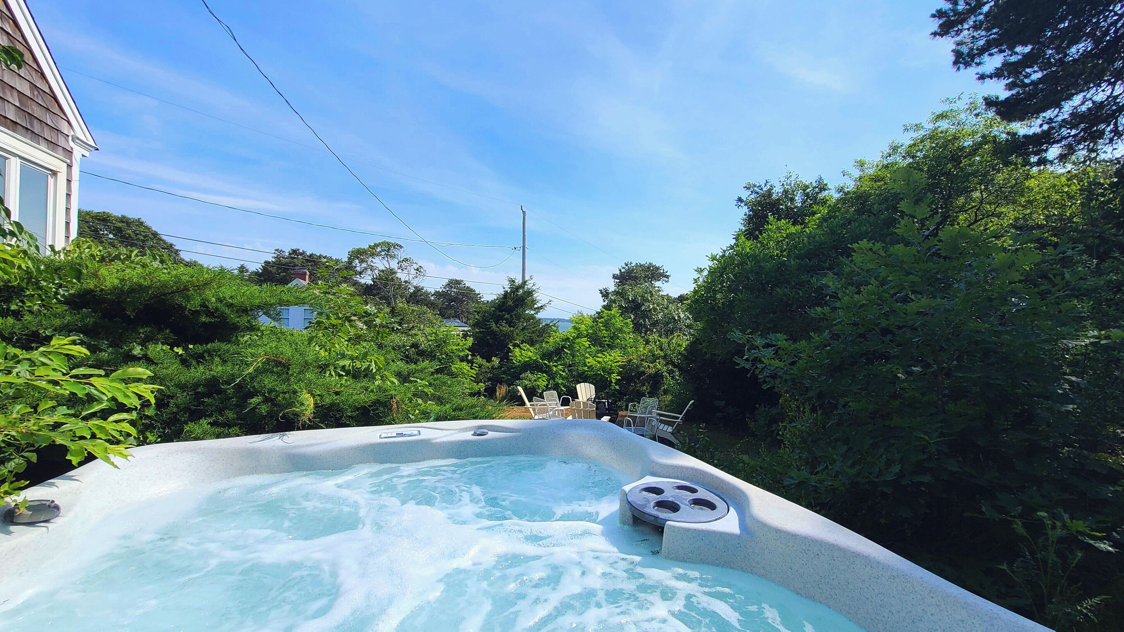 Renovated 5BD--Walk to Uncle Tim's Bridge, Hot Tub, Fire Pit, Screen Porch & A/C
