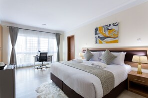 Desk - Westlands View Luxury Apartment (Nairobi)