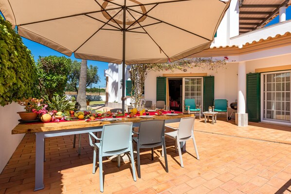 Outdoor dining