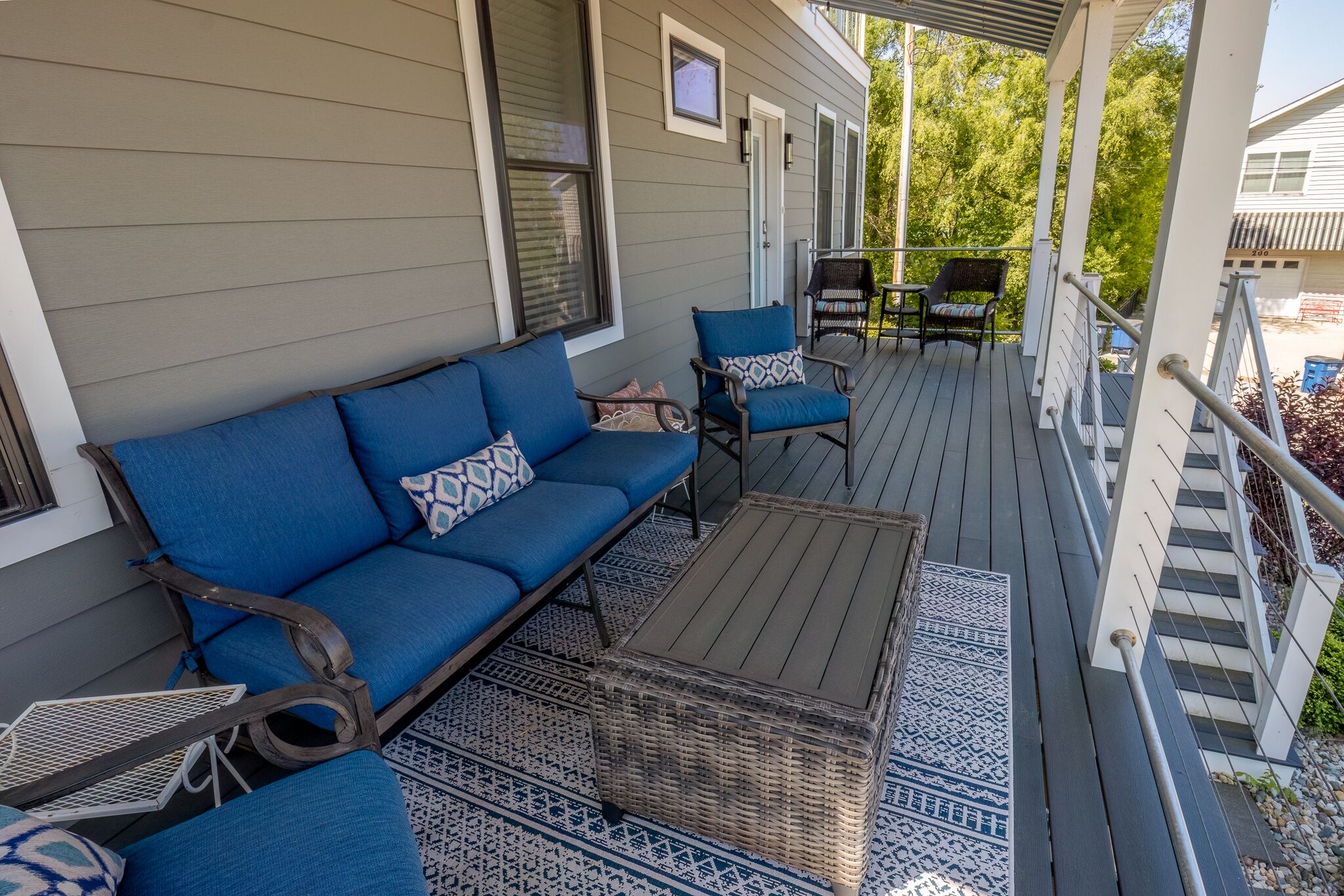 Short Stays w/Lake View and Roof Top Deck, Sleeps 14, Walk to Beach & Zoo