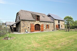 Exterior - LABES - ASSON - Gîte (ASSON)
