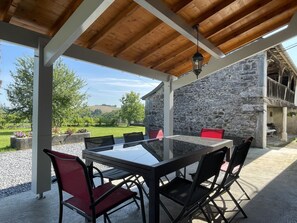 Outdoor dining - Chez Zézé - Asson - Gîte (ASSON)