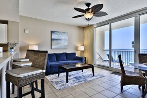 テレビ、DVD プレーヤー