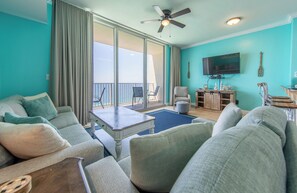 Tv, dvd-spelare och böcker