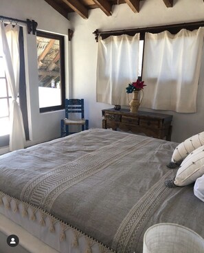 6 habitaciones, tabla de planchar con plancha y wifi gratis