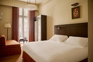 Hypo-allergenic bedding, Select Comfort beds, minibar, in-room safe