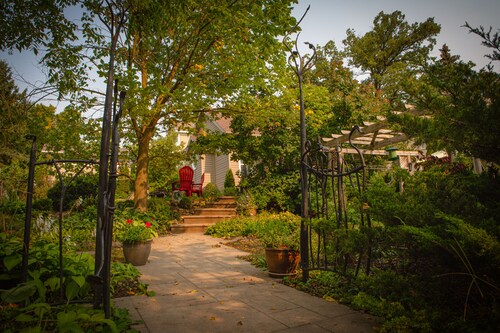 Private Elora Studio in heart of Elora