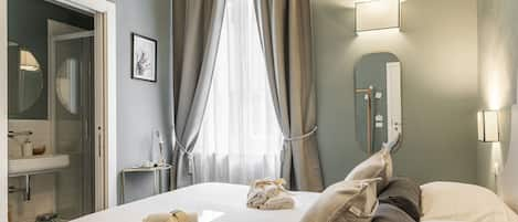 City Double Room (3 - Della Spina) | Premium bedding, down duvets, free minibar, individually decorated