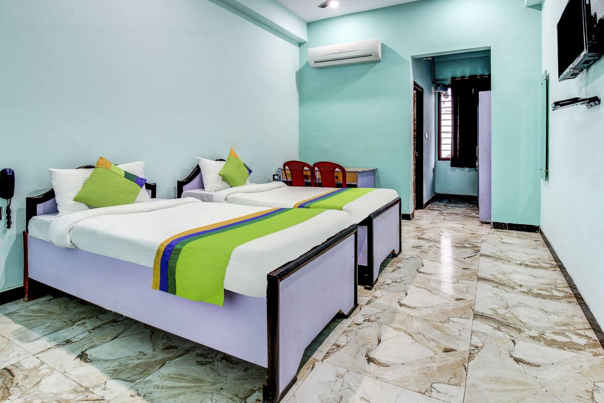 Standard Double Room | Desk, iron/ironing board (on request), WiFi (free)