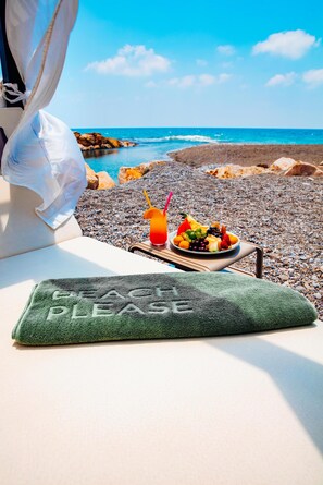 Privat strand og strandbar