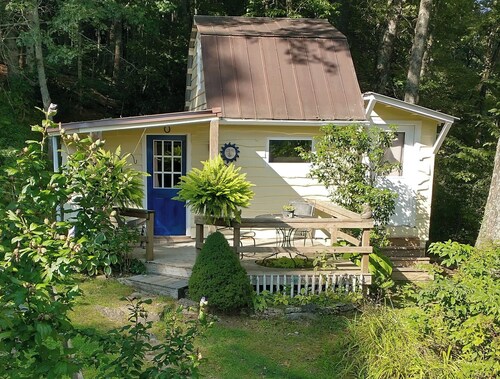 The Zen Den Guest Suite on Loma Linda Farm 
Location and Comfort, Highlands, NC