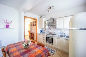 Appartement Confort, 1 chambre, vue jardin | Cuisine privée