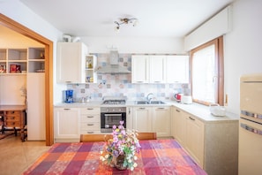 Comfort-Apartment, 1 Schlafzimmer, Gartenblick | Eigene Küche | Großer Kühlschrank, Ofen, Herdplatte, Espressomaschine