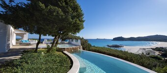 Luxury villa with private infinity pool on the beach