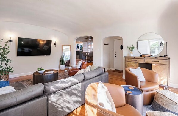 Téléviseur connecté, foyer