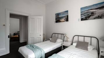 3 bedrooms, iron/ironing board, WiFi