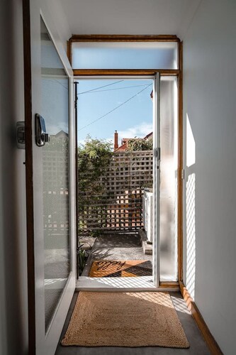 Ms Sophia's Studio Apartment - Historic Battery Pt