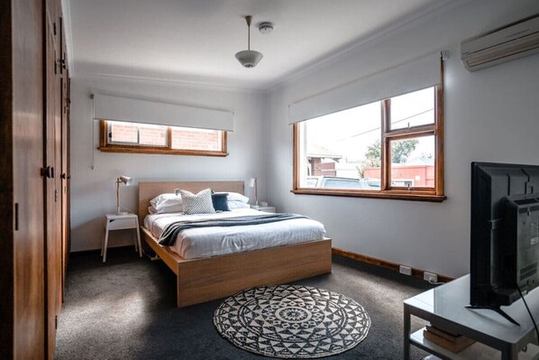 1 bedroom, iron/ironing board, WiFi