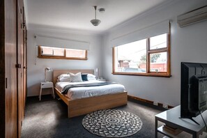 4 室のベッドルーム、アイロン / アイロン台、WiFi、ベッドシーツ