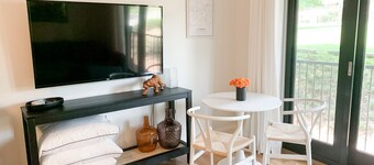 Football! Walk to Death Valley/campus/downtown! Free Parking Spot! Next to ESSO!