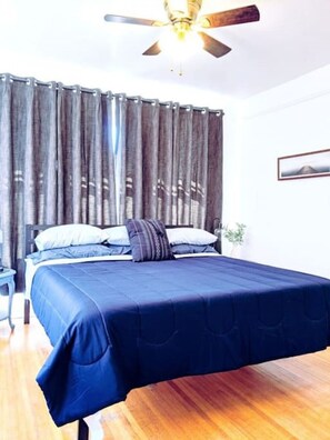 2 bedrooms, desk, iron/ironing board, WiFi