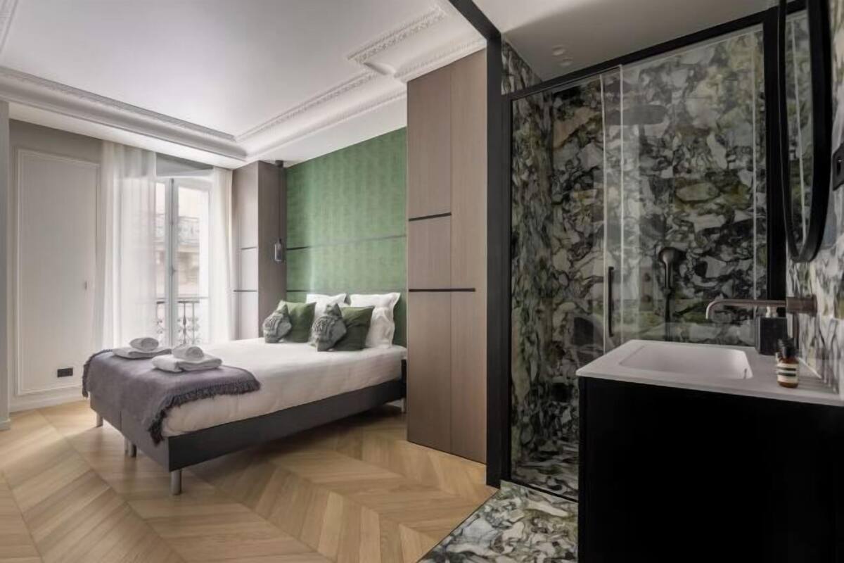 2 quartos, roupas de cama premium, camas com colchões pillow-top