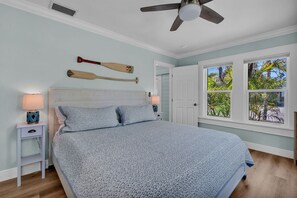 8 habitaciones, escritorio y tabla de planchar con plancha 