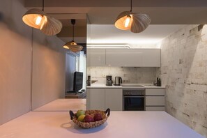 Refrigerador, horno, lavavajillas y tostadora 