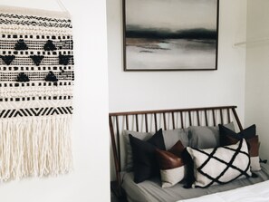 1 bedroom, desk, WiFi, bed sheets - The Ocean City Bungalow (Ocean City)