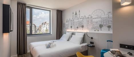 Safe på rommet, skrivebord, lydisolert og wi-fi (inkludert)