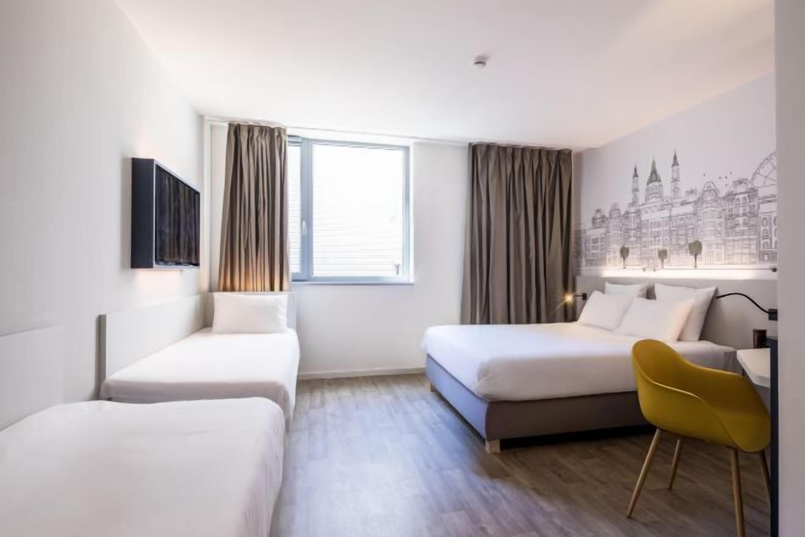 Zimmersafe, Schreibtisch, schallisolierte Zimmer, kostenloses WLAN