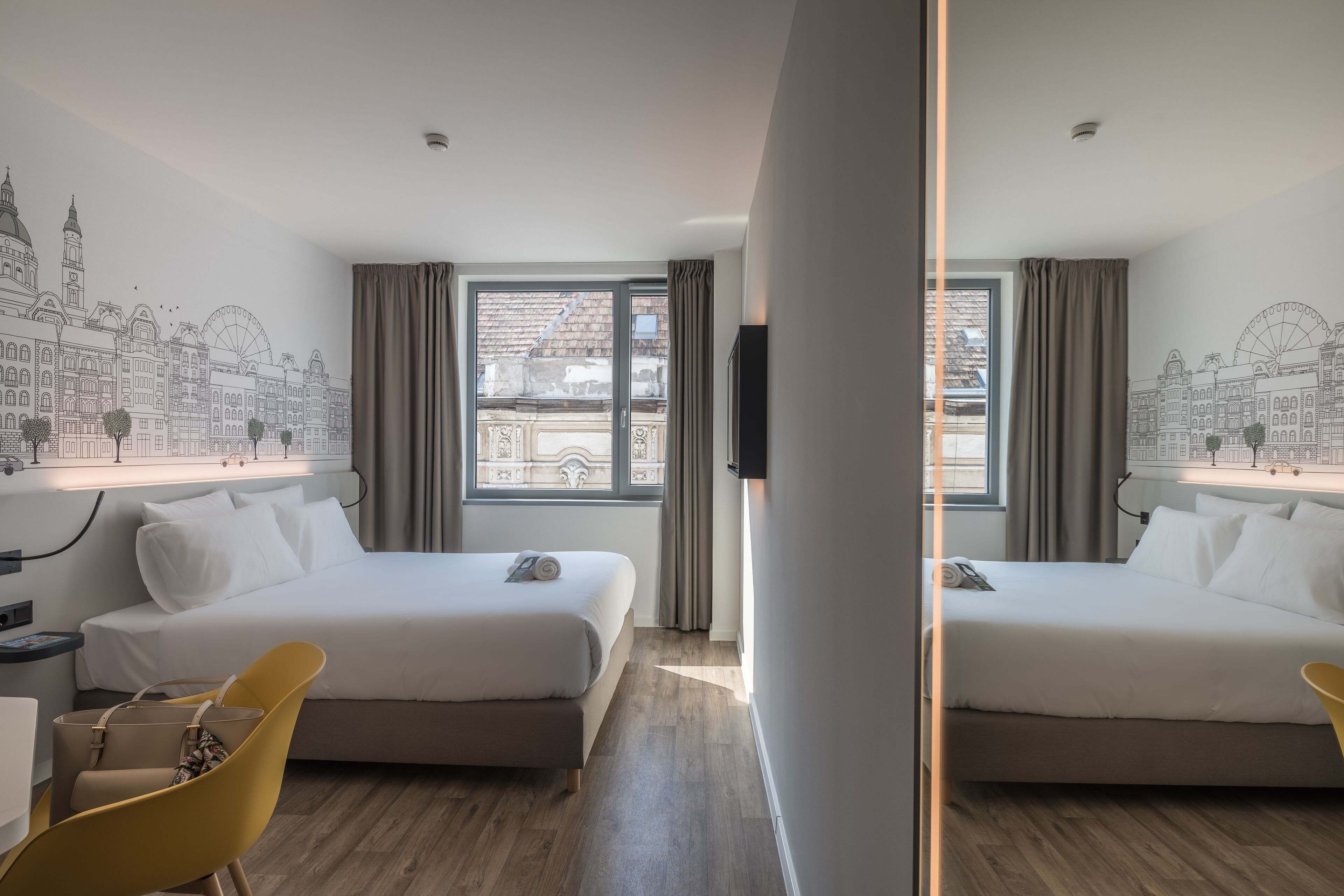 quadruple room | 1 bedroom, in-room safe, desk, soundproofing