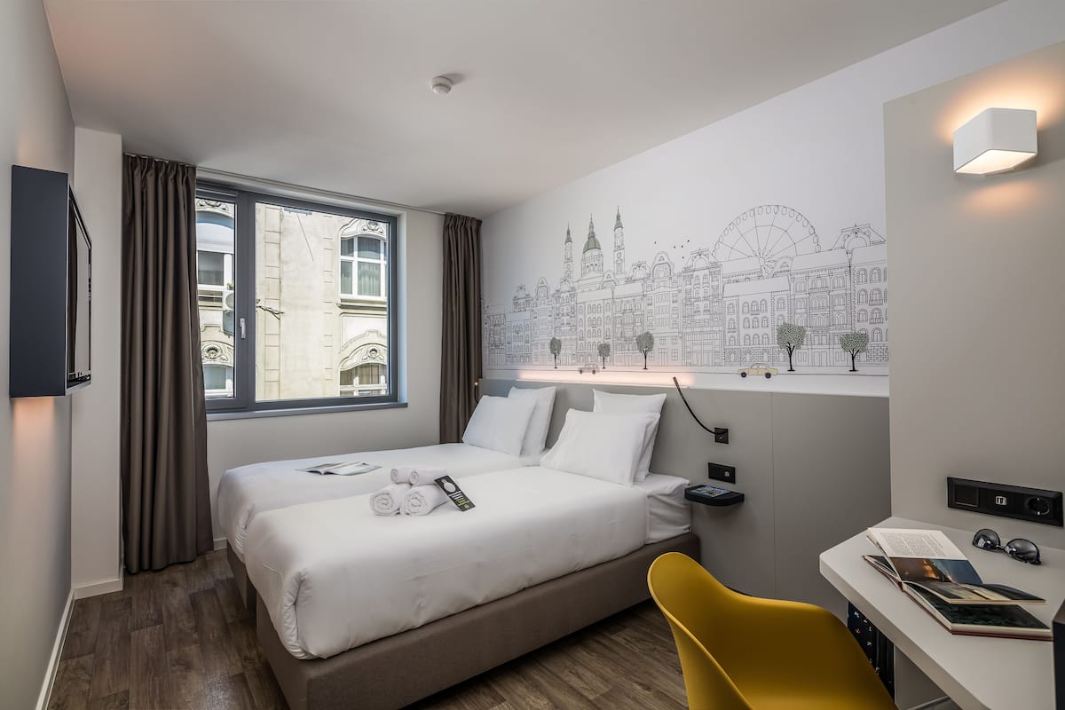In-room safe, desk, soundproofing, free WiFi